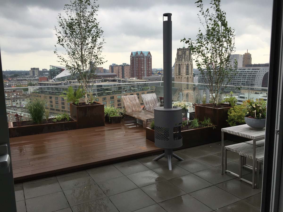Dakterras met vlonder en plantenbakken